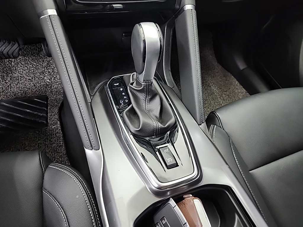 SAMSUNG QM6 - Vista 9