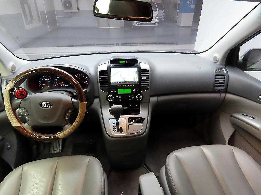 KIA Carnival - Vista 8