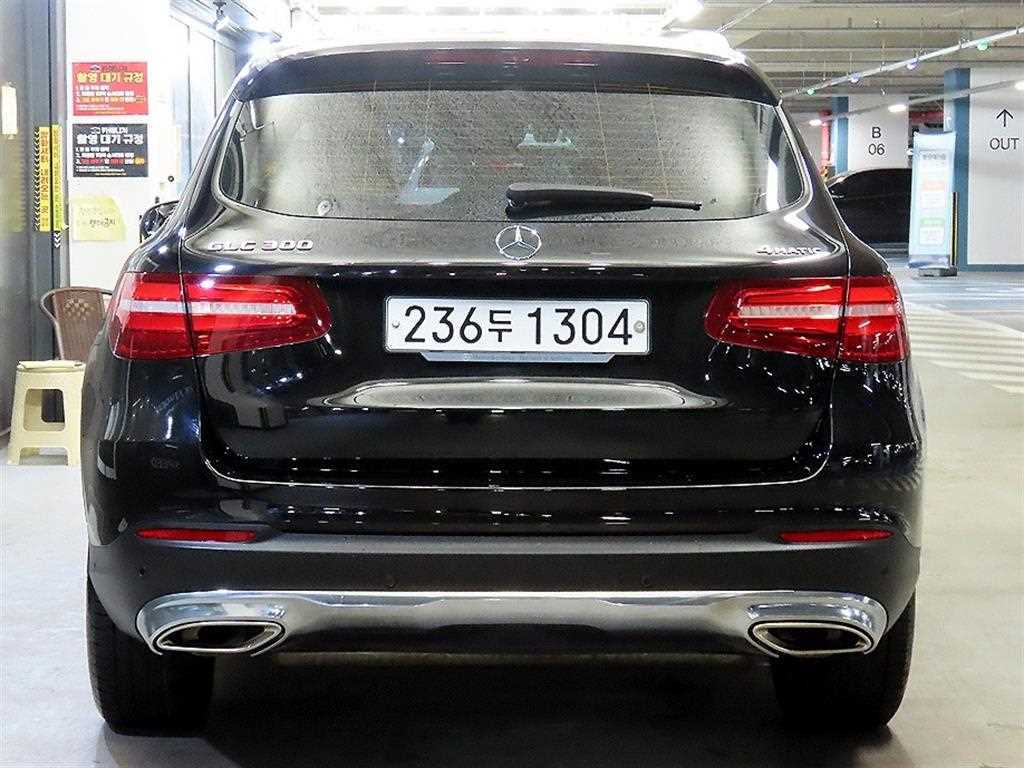 Mercedes Benz GLC Class - Vista 5