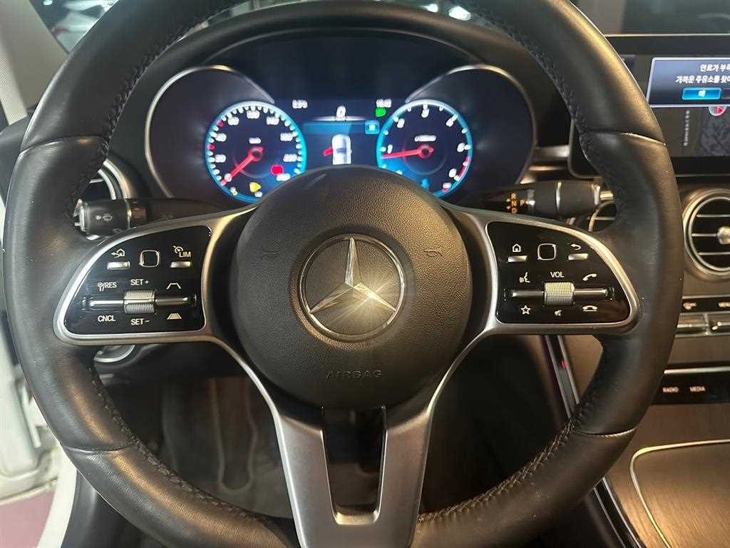 Mercedes Benz C Class - Vista 12