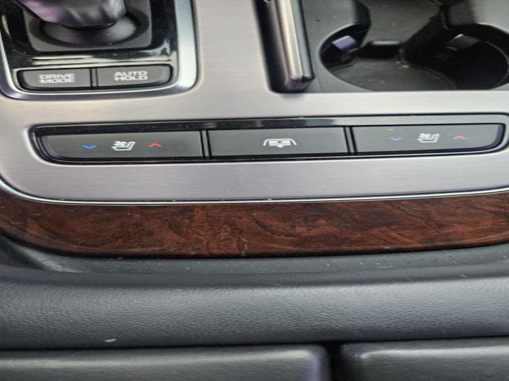 HYUNDAI Equus - Vista 8