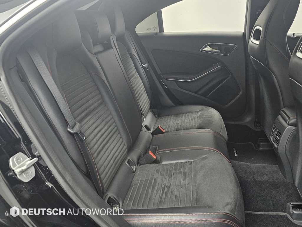 Mercedes Benz CLA Class - Vista 12