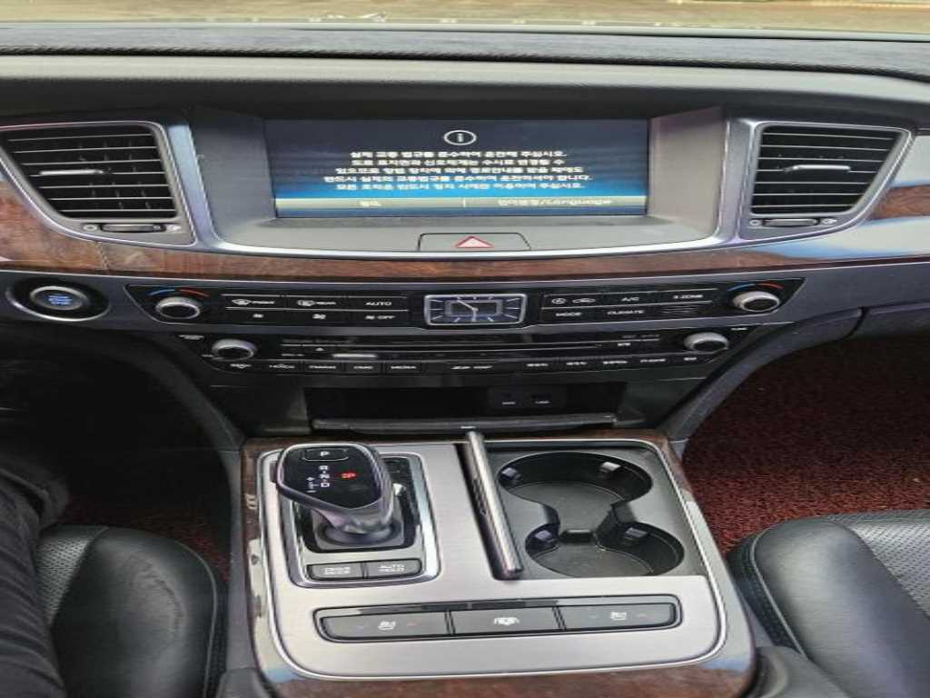 HYUNDAI Equus - Vista 6