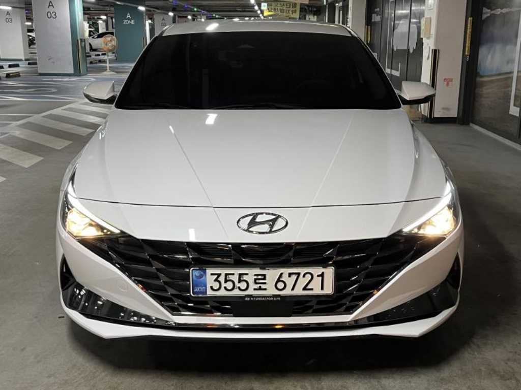 HYUNDAI Avante - Vista 2