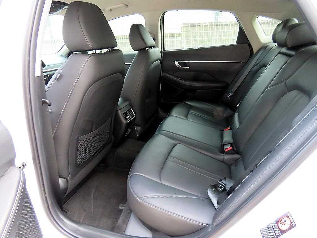 HYUNDAI Sonata - Vista 6