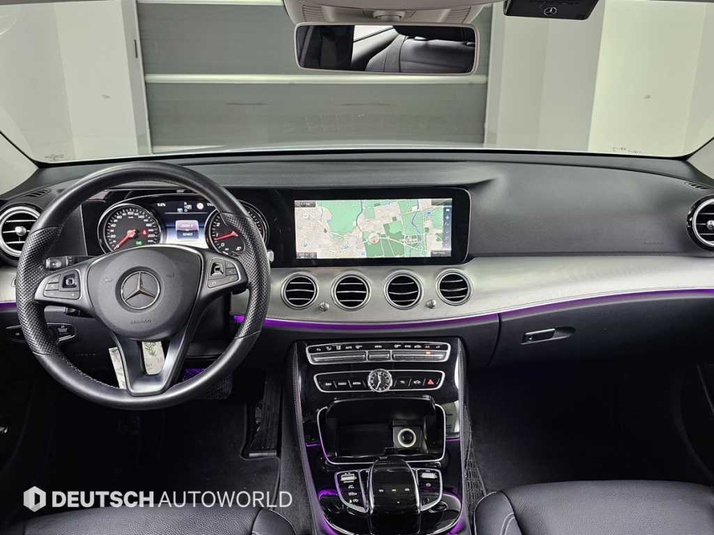 Mercedes Benz E class - Vista 7