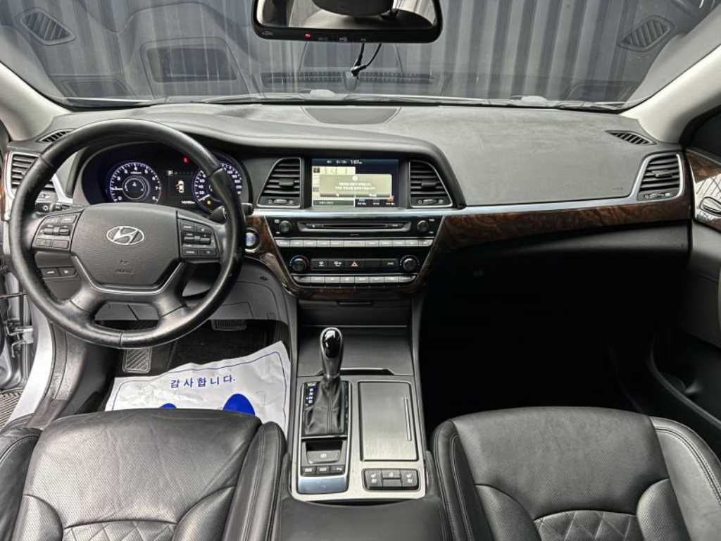 HYUNDAI Aslan - Vista 8