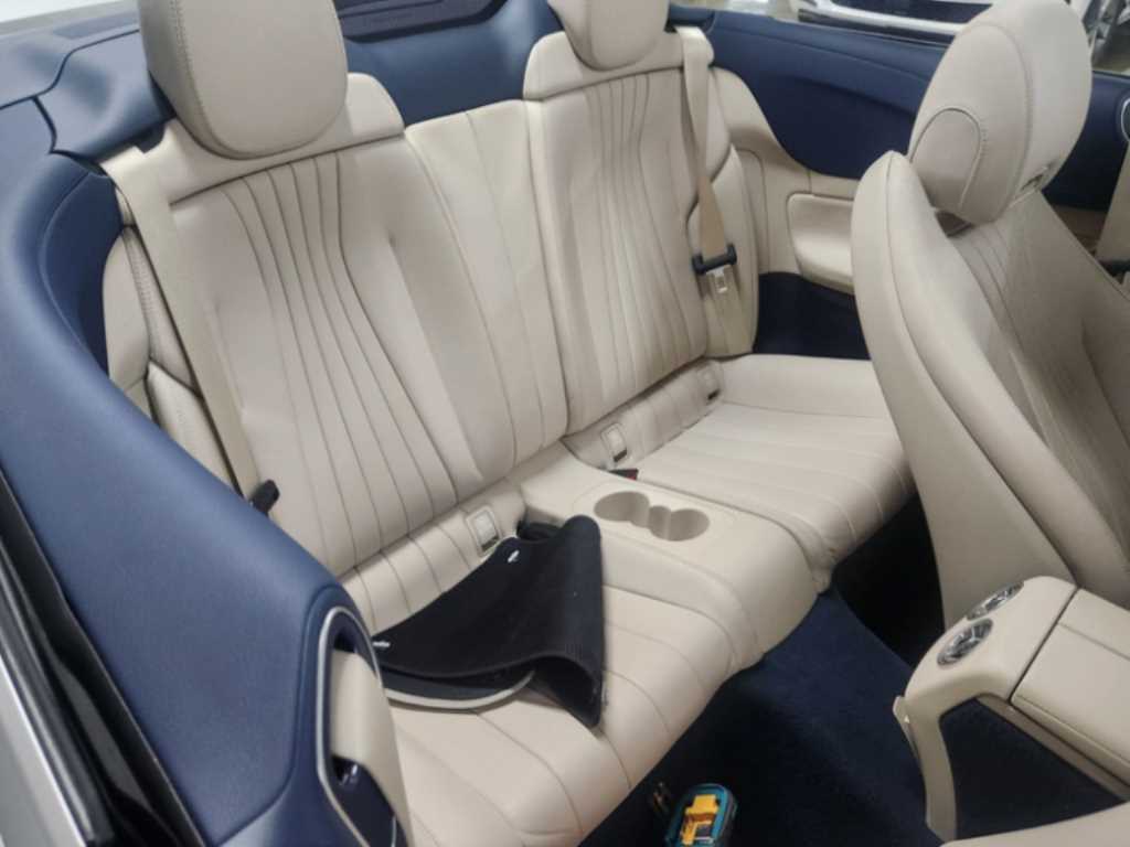 Mercedes Benz E class - Vista 5