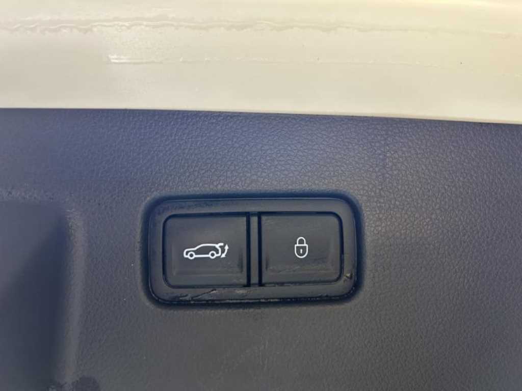 Genesis GV60 - Vista 8