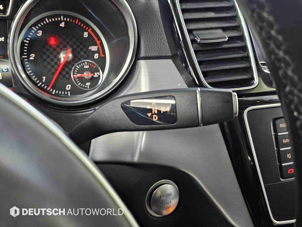 Mercedes Benz GLE Class - Vista 8