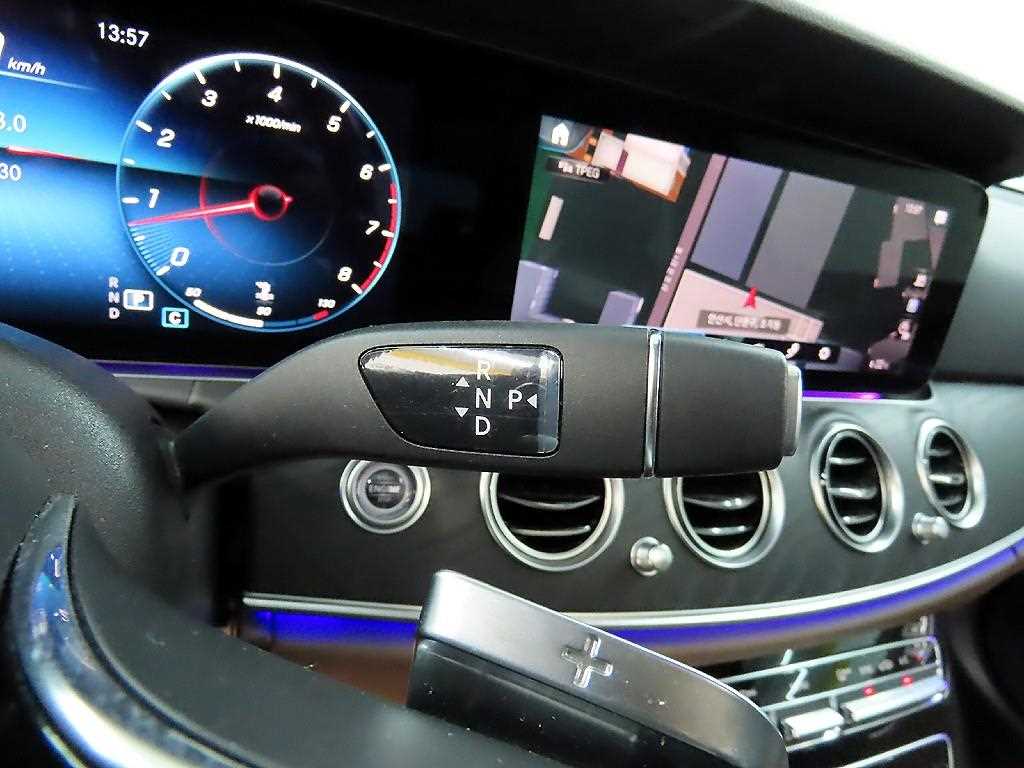 Mercedes Benz E class - Vista 10