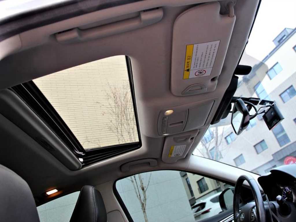 Infiniti Q - Vista 4