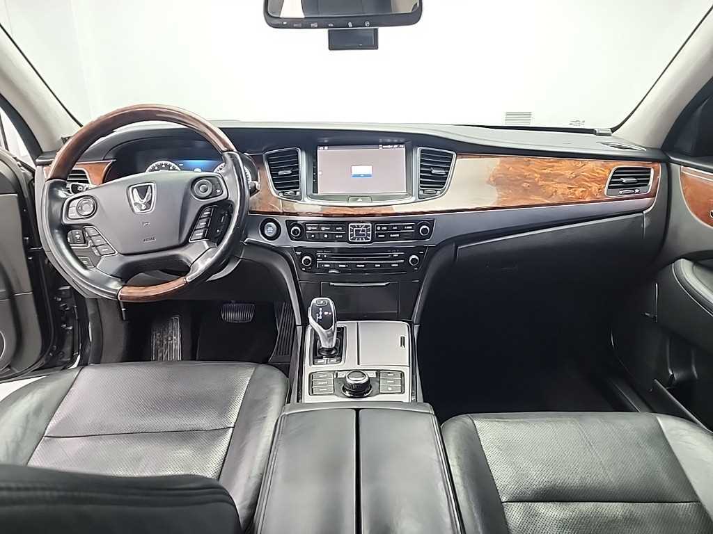 HYUNDAI Equus - Vista 7