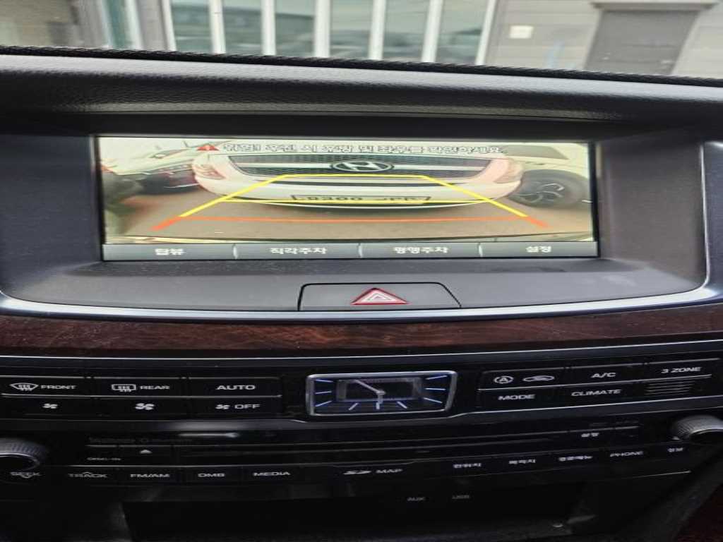 HYUNDAI Equus - Vista 7