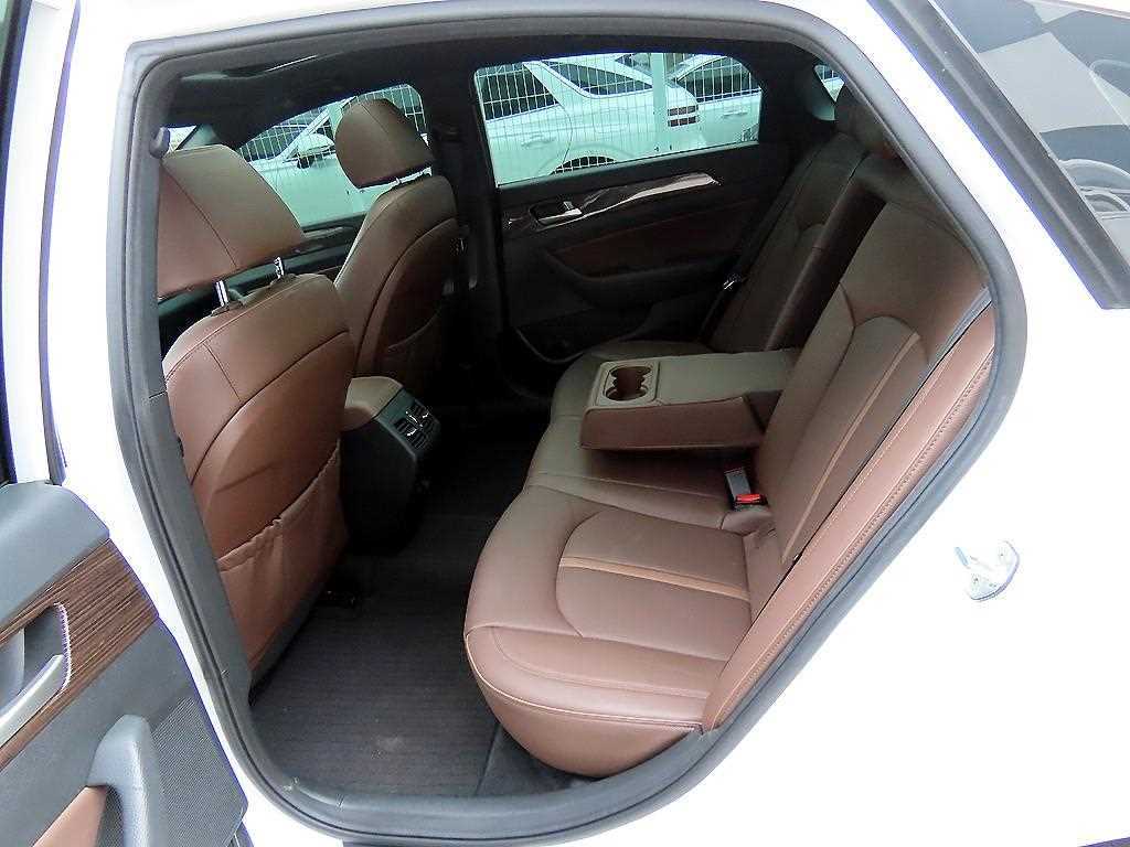 HYUNDAI Sonata - Vista 6