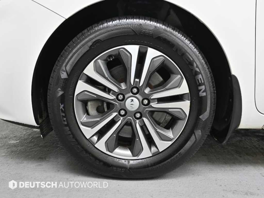 KIA Carnival - Vista 5