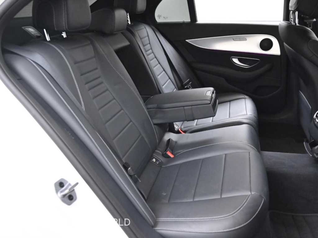 Mercedes Benz E class - Vista 12