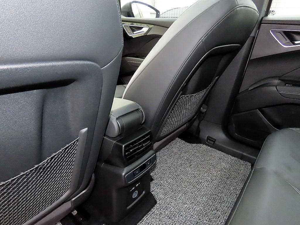 Audi Q4 2023 Gris - Importación desde Corea - HF Imports Iquique - Foto 15