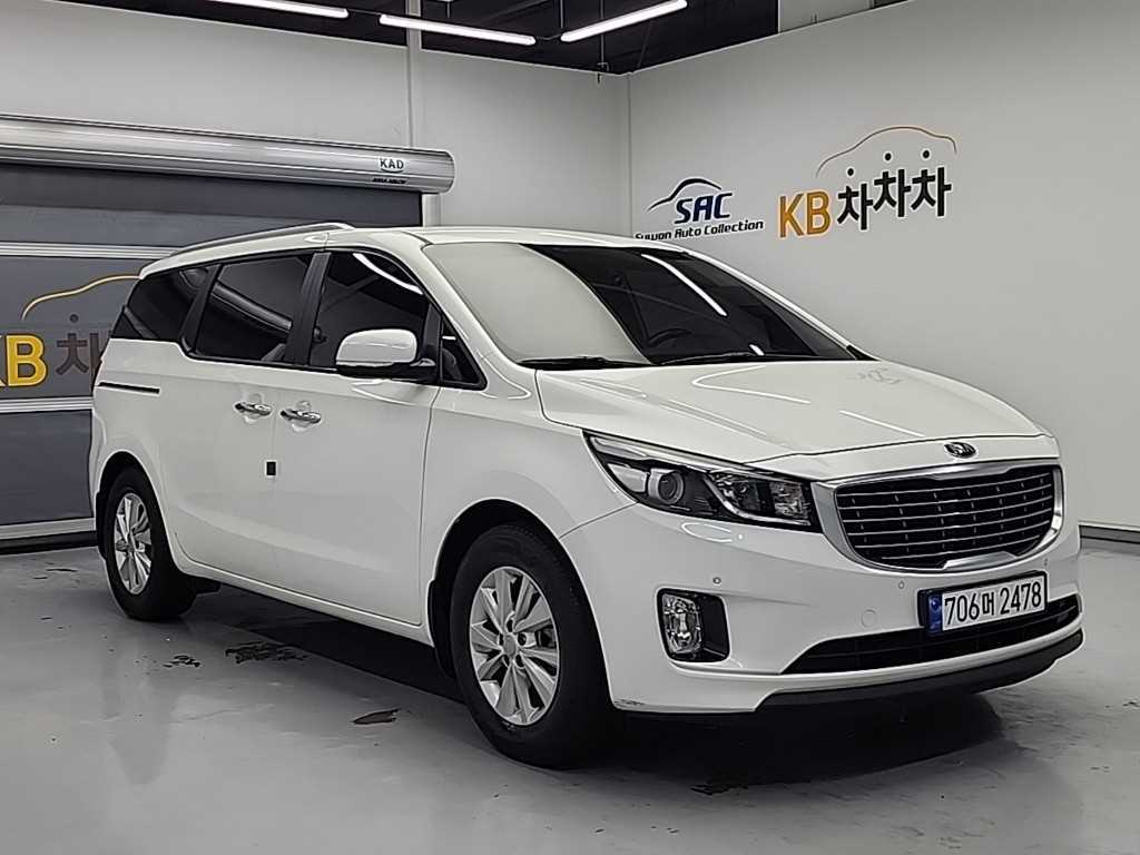 KIA Carnival - Vista 4