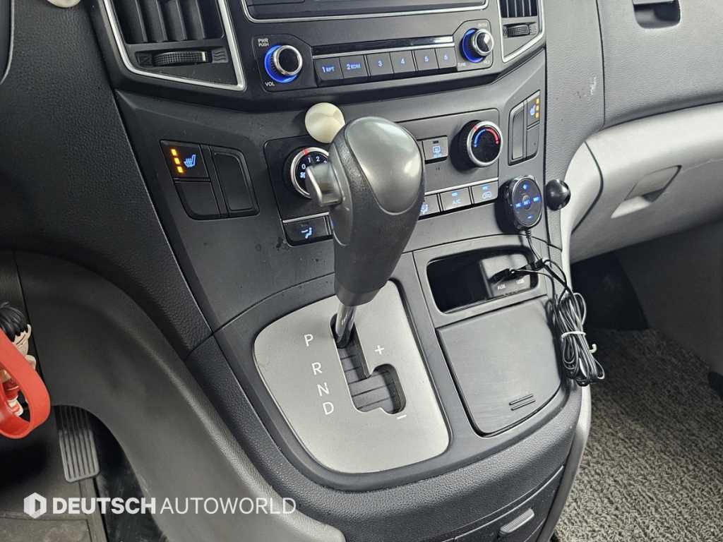 HYUNDAI Starex - Vista 9