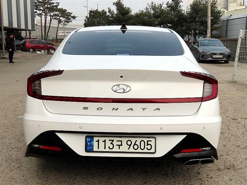 HYUNDAI Sonata - Vista 4