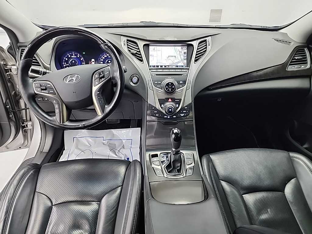 HYUNDAI Grandeur - Vista 7