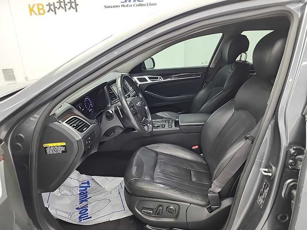 HYUNDAI Genesis - Vista 11