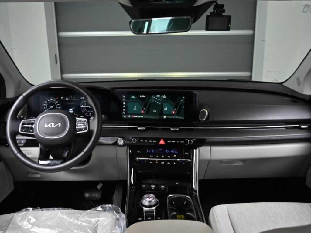 KIA Carnival - Vista 7