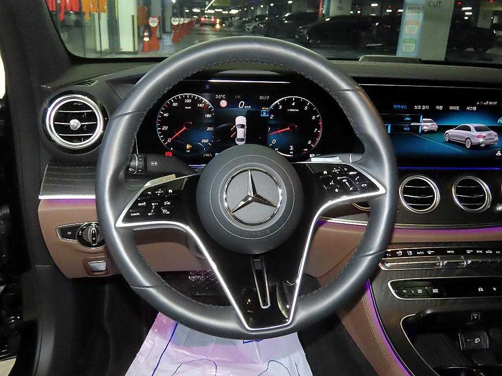 Mercedes Benz E class - Vista 8