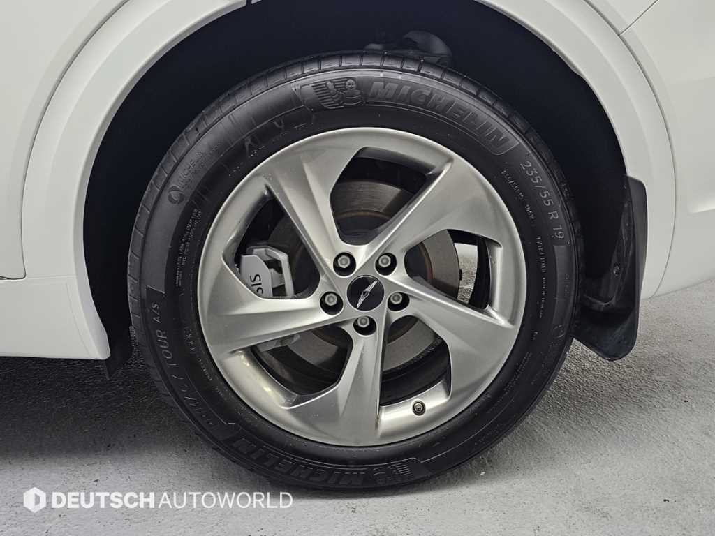 Genesis GV70 - Vista 5