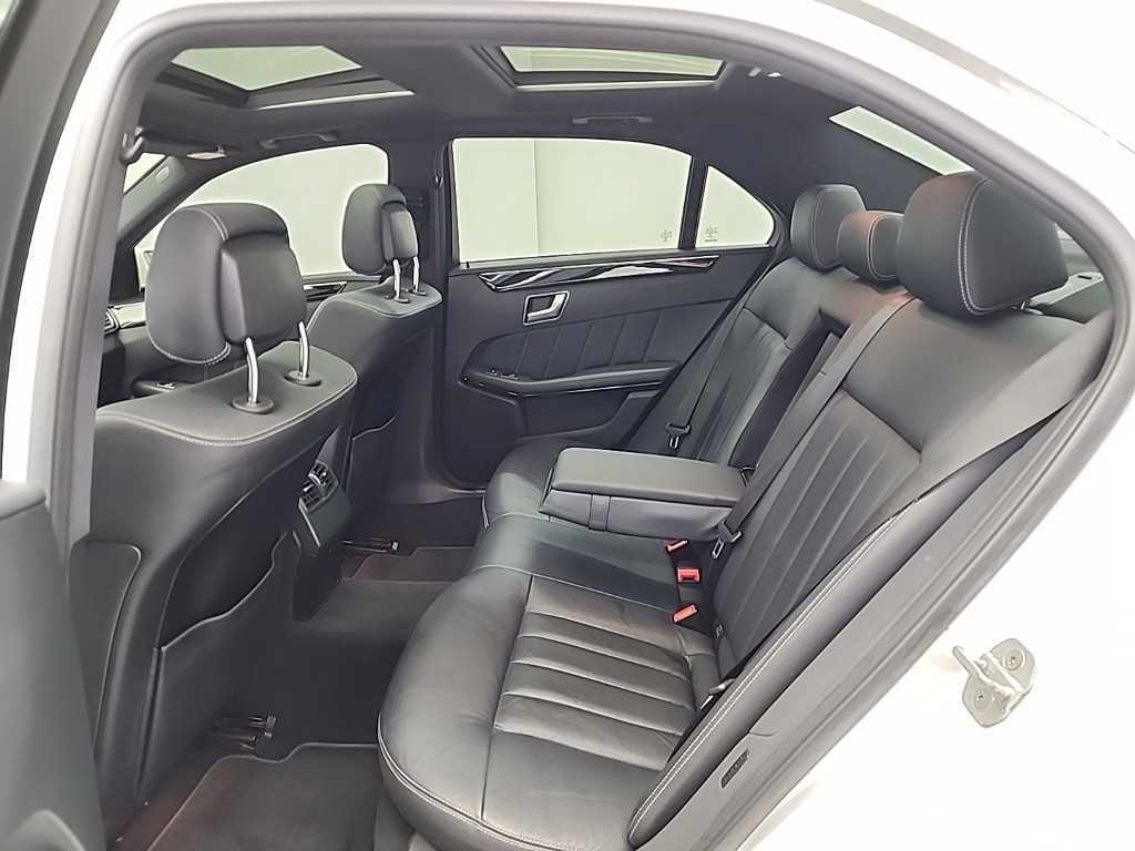 Mercedes Benz E class - Vista 12