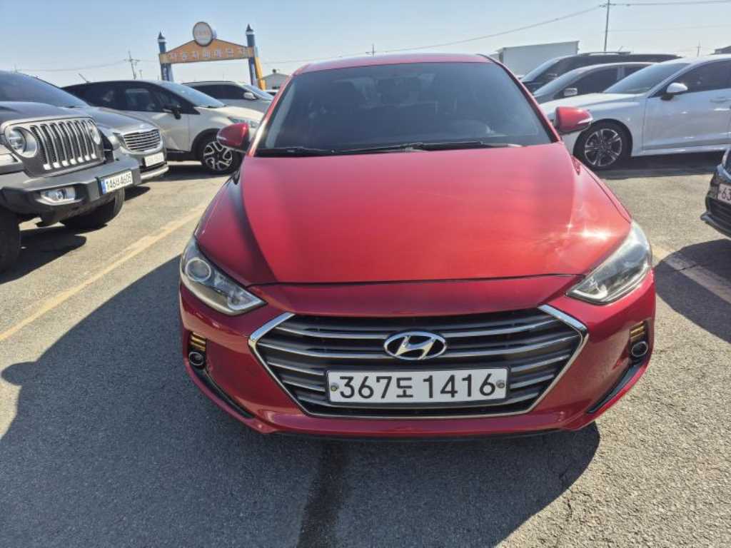 HYUNDAI Avante - Vista 3