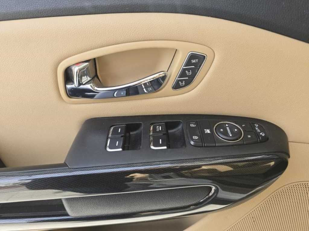 KIA Carnival - Vista 9