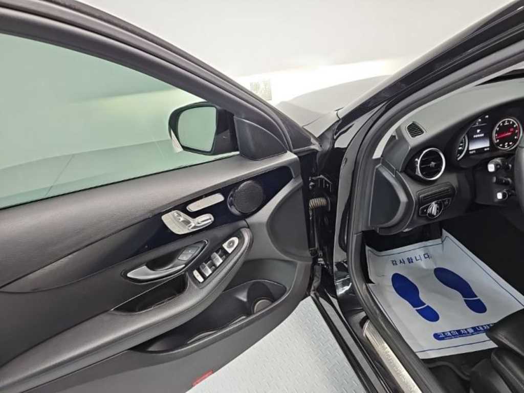 Mercedes Benz C Class 2016 Negro - Importación desde Corea - HF Imports Iquique - Foto 15