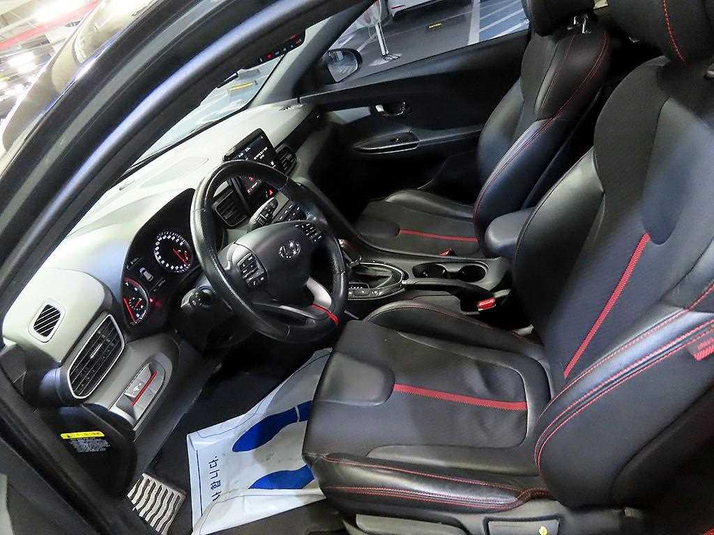 HYUNDAI Veloster - Vista 6