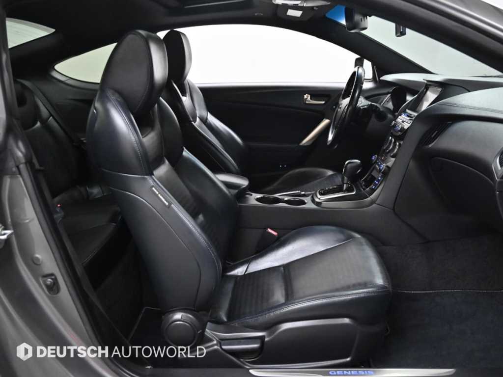 HYUNDAI Genesis - Vista 10