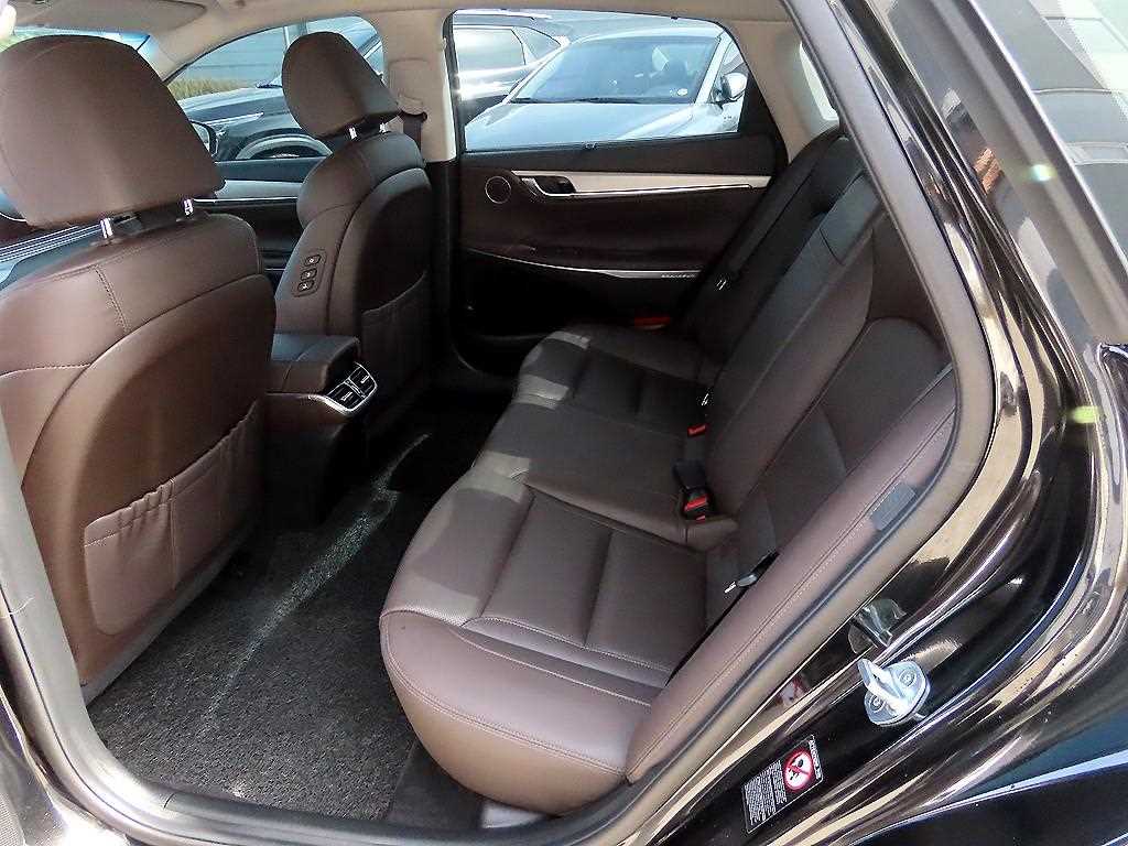 HYUNDAI Grandeur - Vista 6