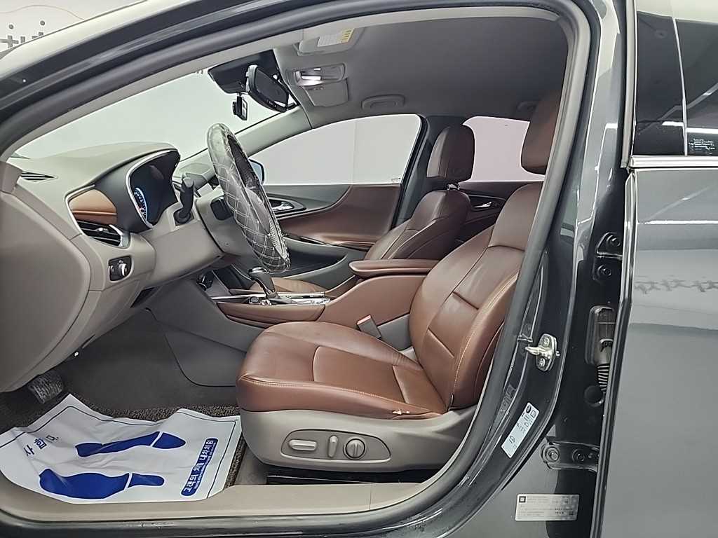 Chevrolet Malibu - Vista 11