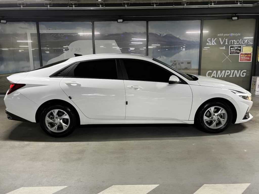 HYUNDAI Avante - Vista 3