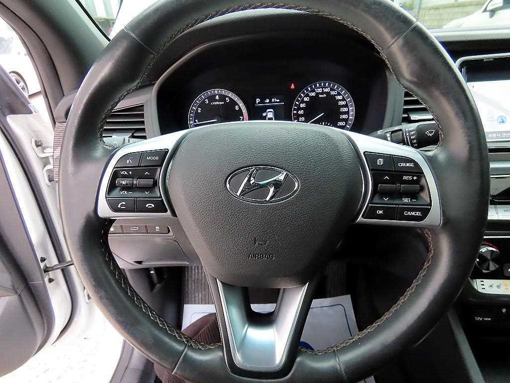 HYUNDAI Sonata - Vista 8