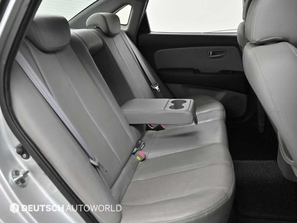 HYUNDAI Avante - Vista 12