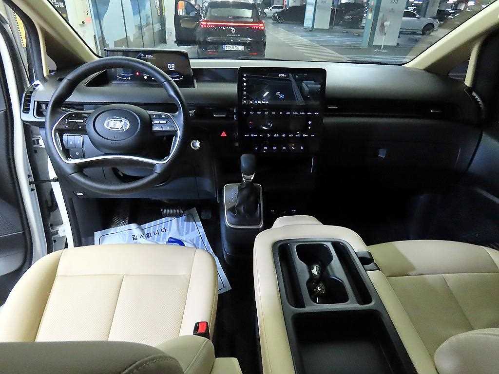 HYUNDAI Staria - Vista 11