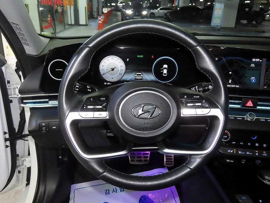 HYUNDAI Avante - Vista 8