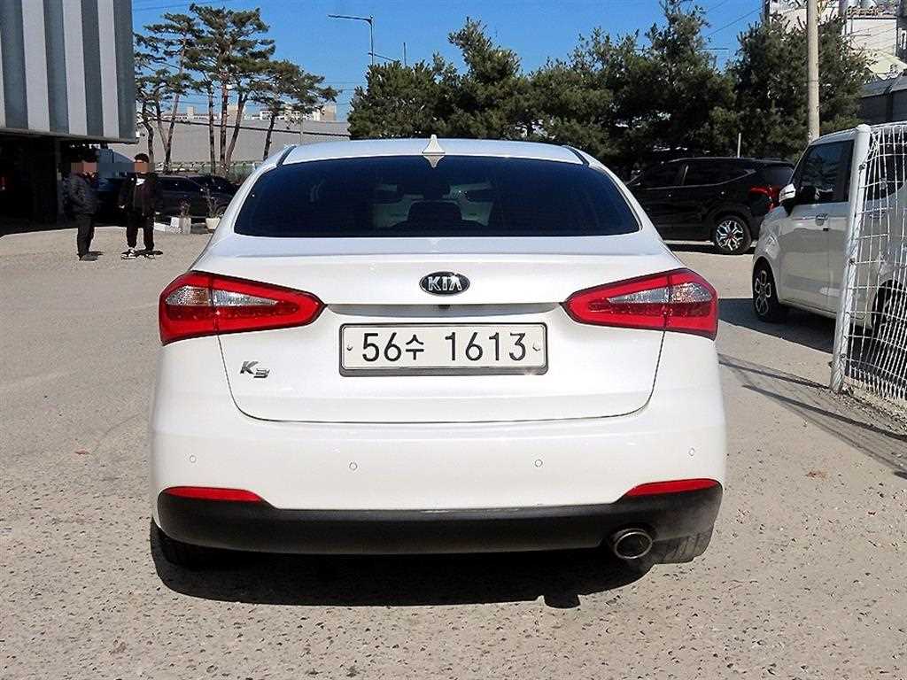 KIA K3 - Vista 4