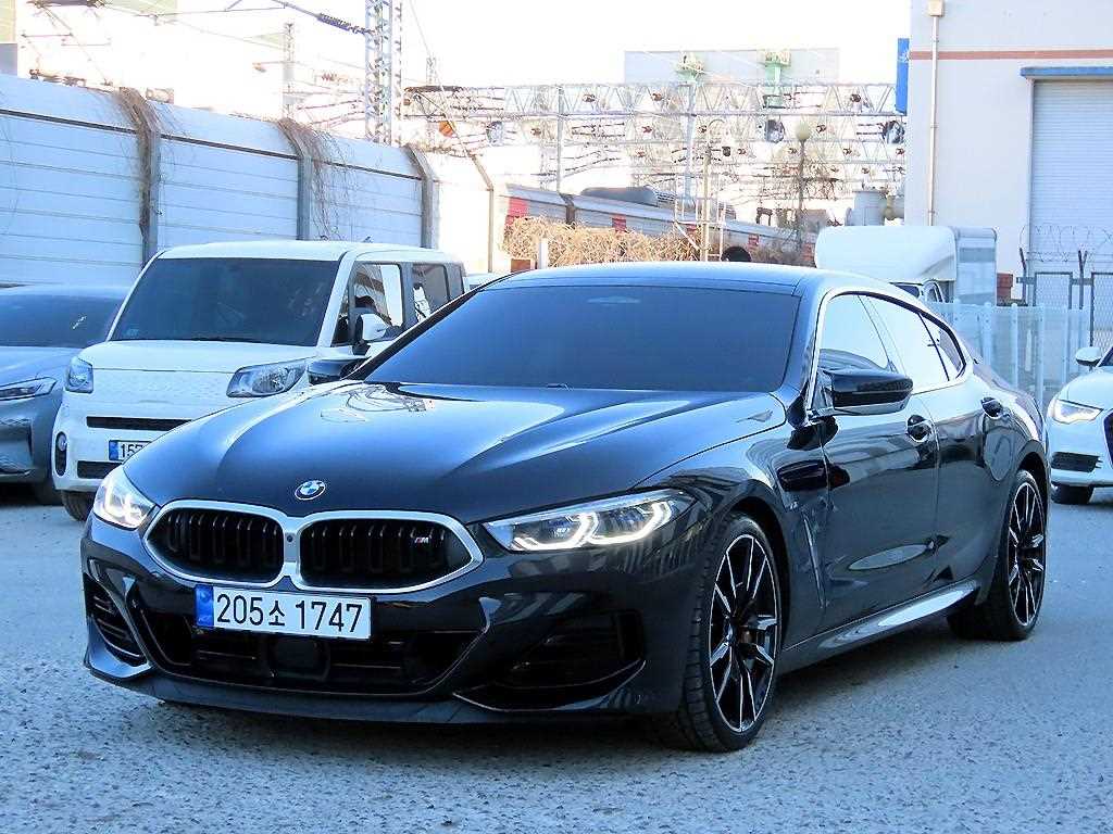 BMW 8 Series - Vista 2