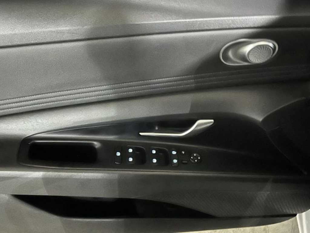 HYUNDAI Avante - Vista 12