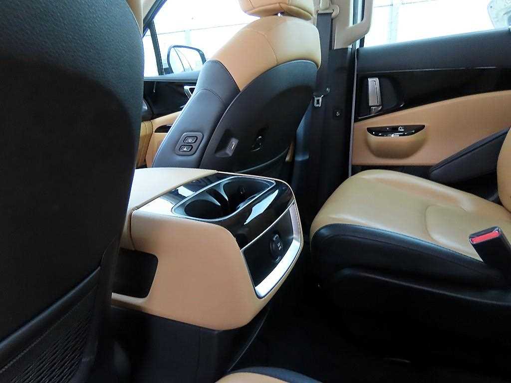 KIA Carnival 2023 Blanco - Importación desde Corea - HF Imports Iquique - Foto 15