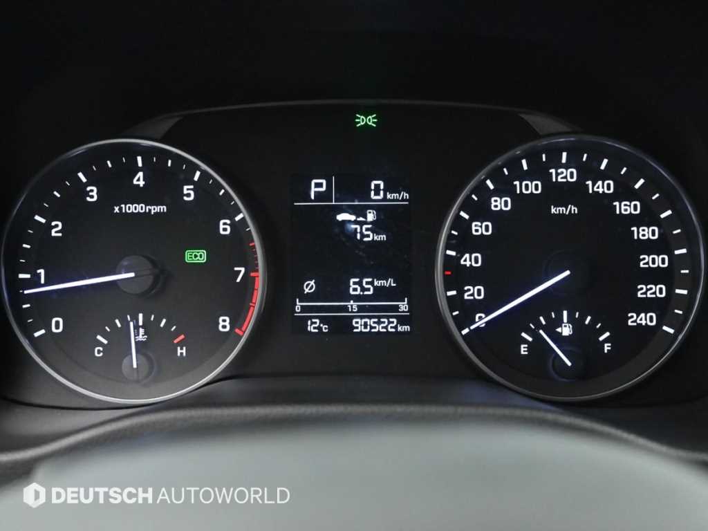 HYUNDAI Avante - Vista 8