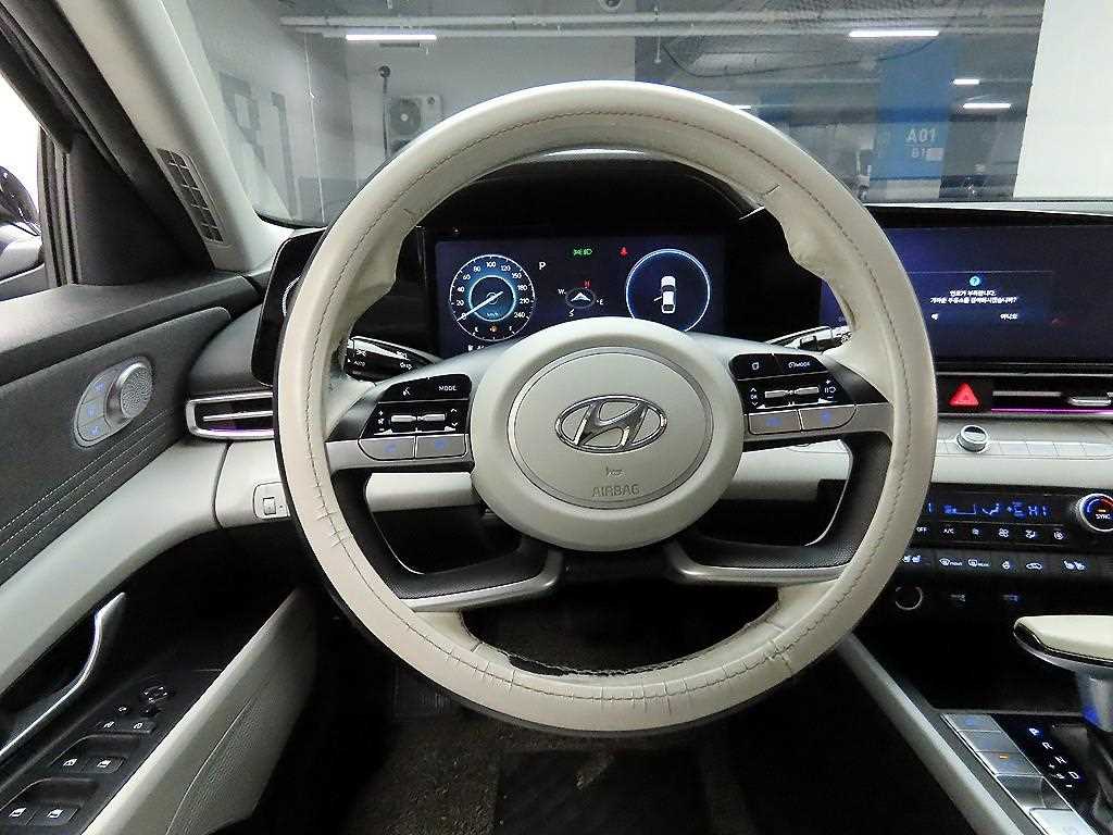 HYUNDAI Avante - Vista 7