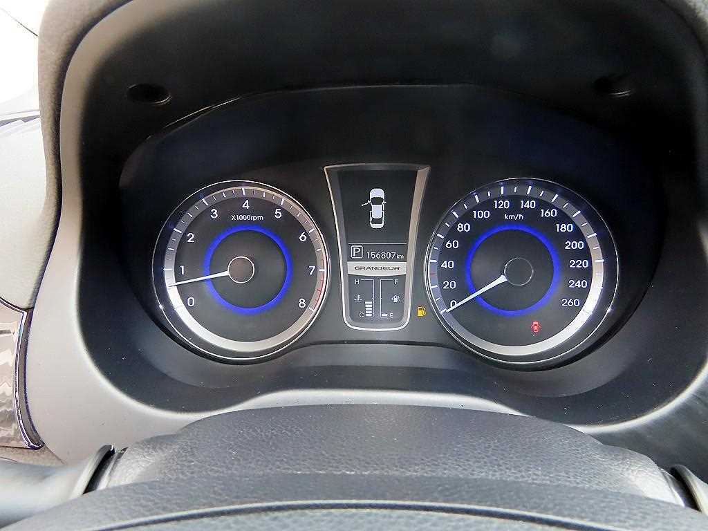 HYUNDAI Grandeur - Vista 10